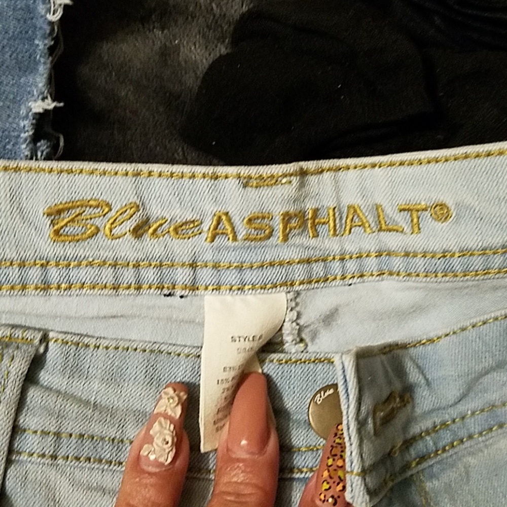 Jeans - Picture 2 of 4